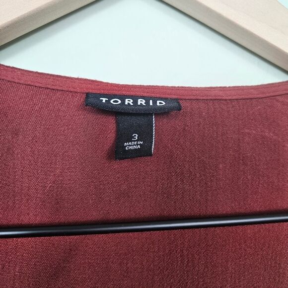 Torrid Crinkle Gauze Lace Inset Surplice Top. Brown 3X - Picture 13 of 16